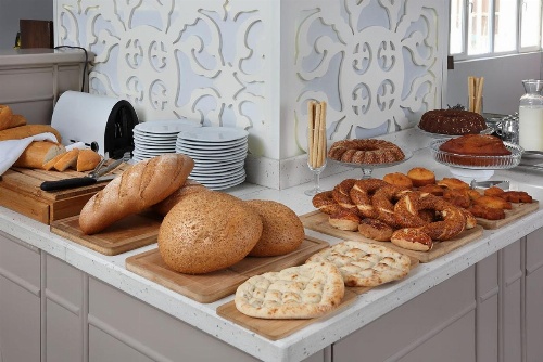 Golden Lake Hotel image 15