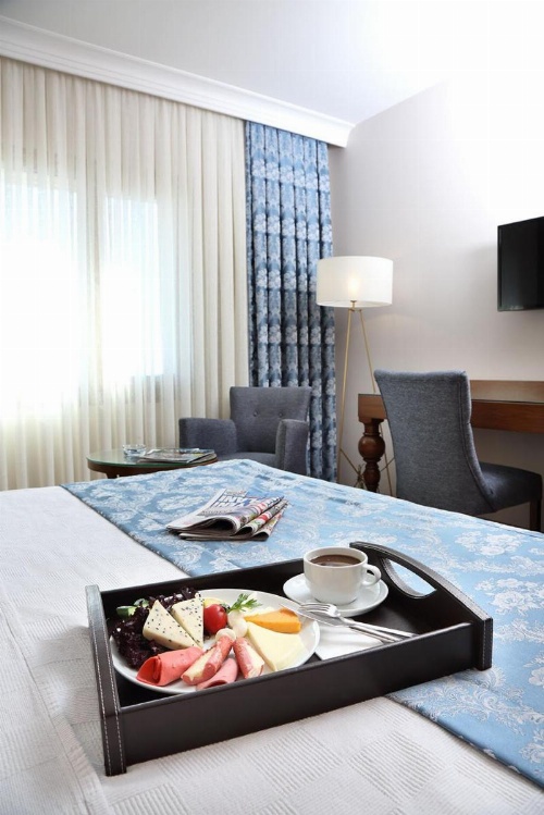 Golden Lake Hotel image 22