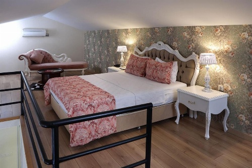 Golden Lake Hotel image 36